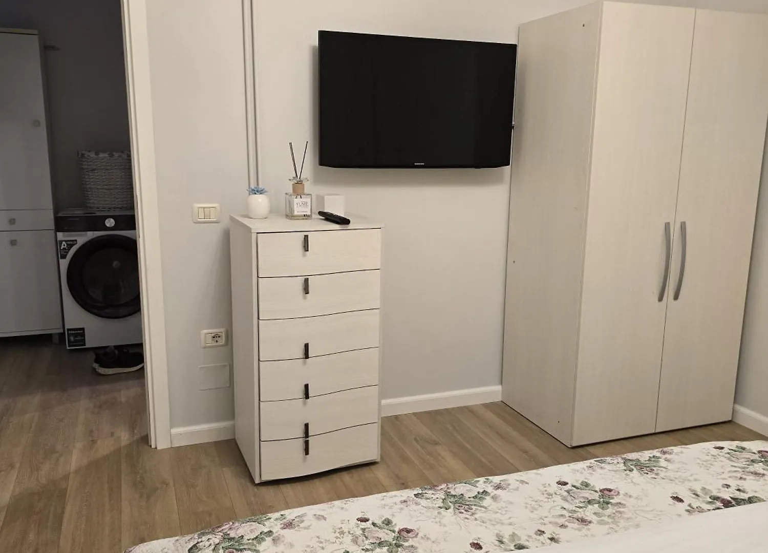 Shtepia E Daves 3Bdr & Parking Apartamento Tirana 0*,