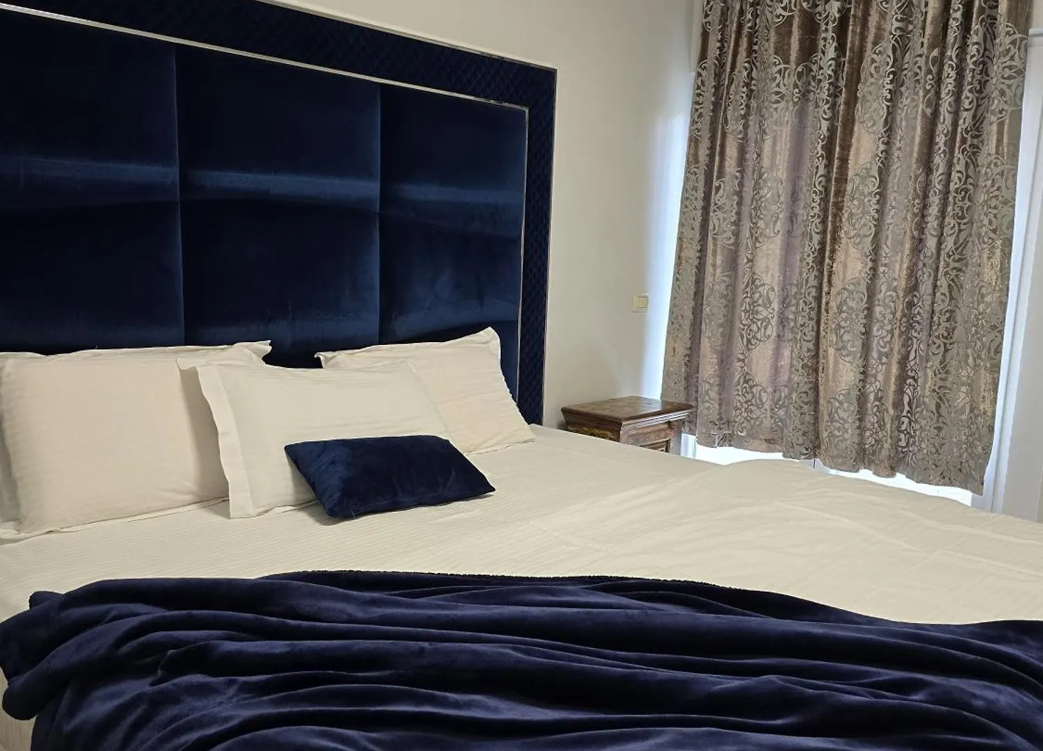 Shtepia E Daves 3Bdr & Parking Apartamento Tirana